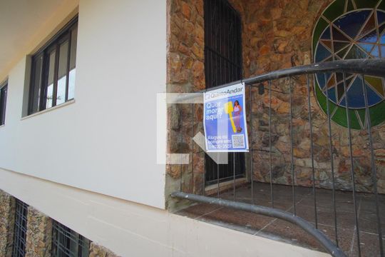 Plaquinha de casa à venda com 3 quartos, 250m² em Vila Jardim, Porto Alegre