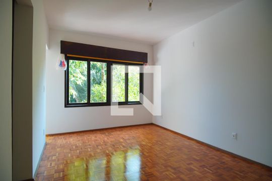 Quarto Suíte de casa à venda com 3 quartos, 250m² em Vila Jardim, Porto Alegre
