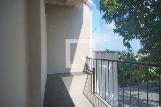 Sacada de casa à venda com 3 quartos, 250m² em Vila Jardim, Porto Alegre