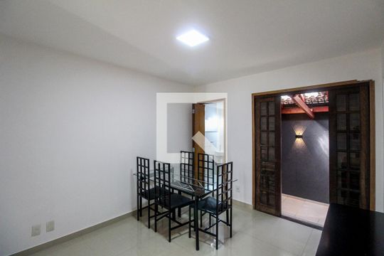 Casa à venda com 3 quartos, 130m² em Chácara Mafalda, São Paulo