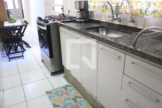 Cozinha de casa à venda com 2 quartos, 200m² em Jardim Nova Taboão, Guarulhos