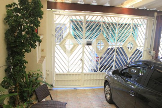 Garagem de casa à venda com 2 quartos, 200m² em Jardim Nova Taboão, Guarulhos