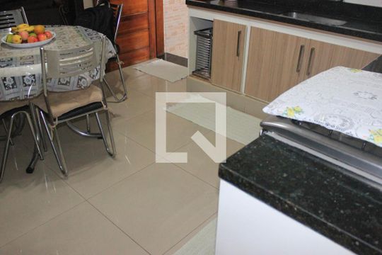 Cozinha de casa à venda com 4 quartos, 223m² em Jardim Dourado, Guarulhos