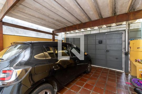 Garagem de casa à venda com 2 quartos, 183m² em Santana, São Paulo