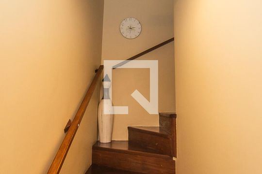 Escada de casa à venda com 3 quartos, 100m² em Partenon, Porto Alegre