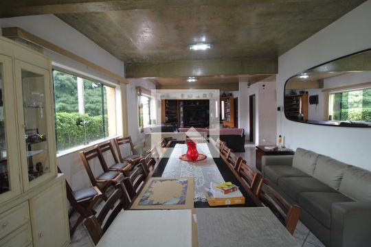 Sala de casa à venda com 4 quartos, 330m² em Jardim Umuarama, São Paulo
