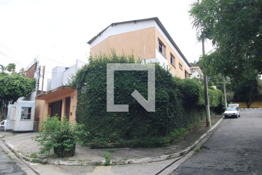 Fachada de casa à venda com 4 quartos, 330m² em Jardim Umuarama, São Paulo