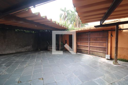 Garagem de casa à venda com 4 quartos, 330m² em Jardim Umuarama, São Paulo