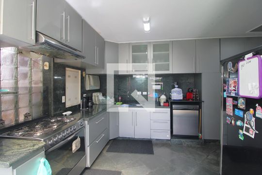 Cozinha de casa à venda com 4 quartos, 330m² em Jardim Umuarama, São Paulo