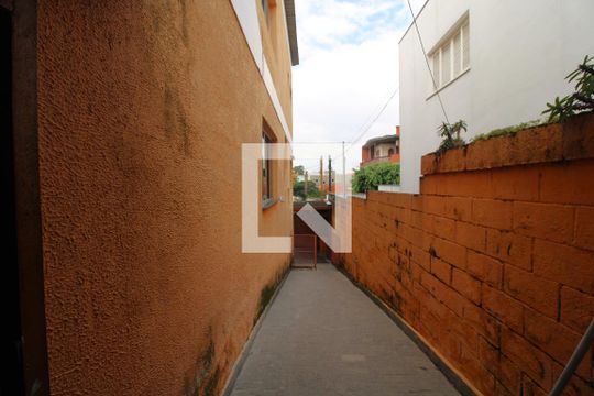 Quintal lateral de casa à venda com 4 quartos, 330m² em Jardim Umuarama, São Paulo