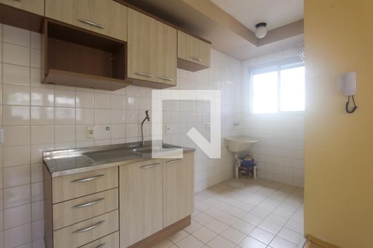 Cozinha de apartamento para alugar com 2 quartos, 44m² em São Sebastião, Porto Alegre