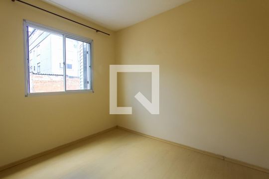 Quarto 1 de apartamento para alugar com 2 quartos, 44m² em São Sebastião, Porto Alegre
