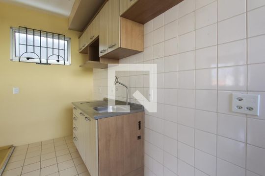Cozinha de apartamento para alugar com 2 quartos, 44m² em São Sebastião, Porto Alegre