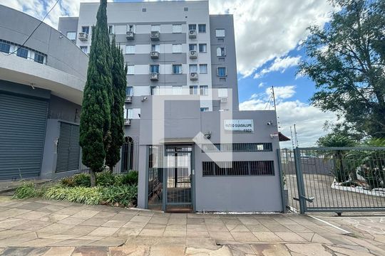Fachada do condomínio  de apartamento para alugar com 2 quartos, 44m² em São Sebastião, Porto Alegre