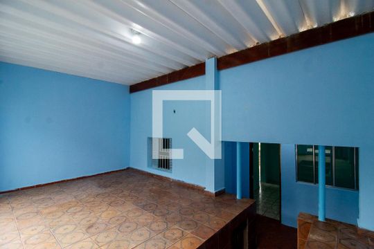 Garagem de casa para alugar com 2 quartos, 119m² em Jardim Paraventi, Guarulhos