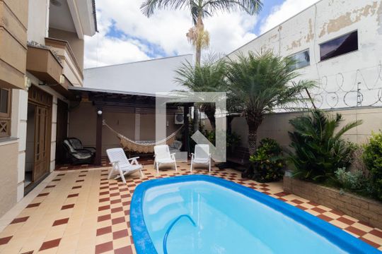 Quintal de casa para alugar com 4 quartos, 700m² em Estância Velha, Canoas