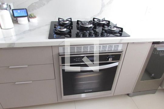 Detalhe da cozinha de apartamento à venda com 3 quartos, 210m² em Vila Suzana, São Paulo