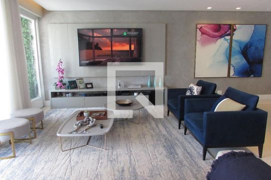 Sala de apartamento à venda com 3 quartos, 210m² em Vila Suzana, São Paulo