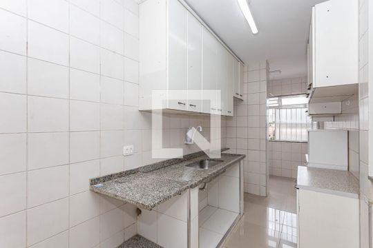 Cozinha de apartamento para alugar com 2 quartos, 60m² em Vila Nair, São Paulo