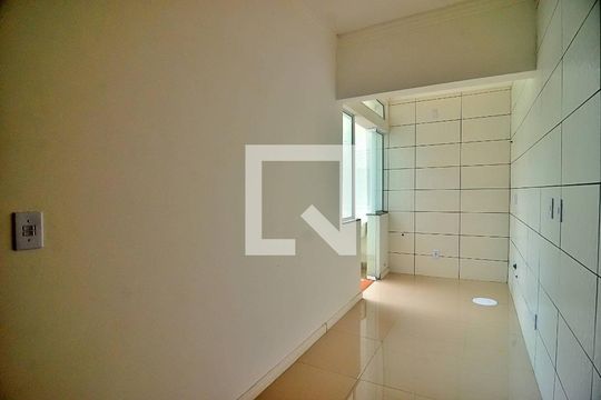 Cozinha de casa de condomínio à venda com 3 quartos, 124m² em Harmonia, Canoas