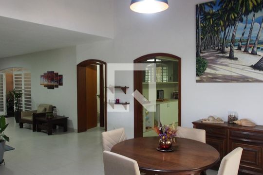 Sala de casa de condomínio à venda com 4 quartos, 600m² em Chácara Morada Mediterrânea, Jundiaí