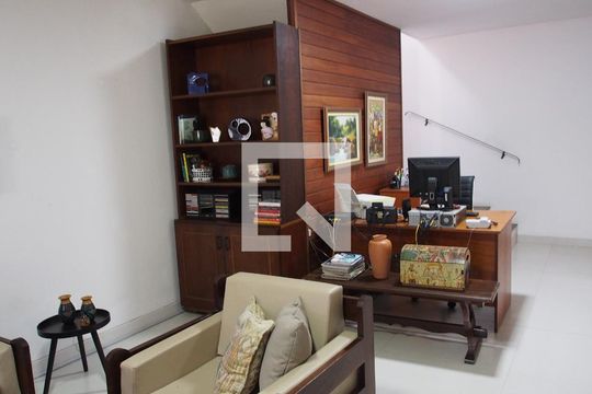 Sala de casa de condomínio à venda com 4 quartos, 600m² em Chácara Morada Mediterrânea, Jundiaí