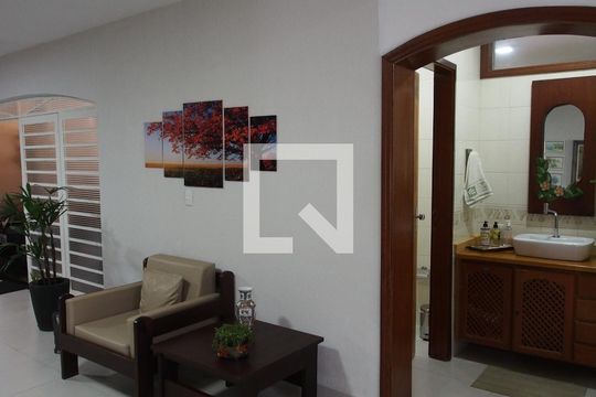 Sala de casa de condomínio à venda com 4 quartos, 600m² em Chácara Morada Mediterrânea, Jundiaí