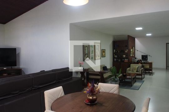 Sala de casa de condomínio à venda com 4 quartos, 600m² em Chácara Morada Mediterrânea, Jundiaí