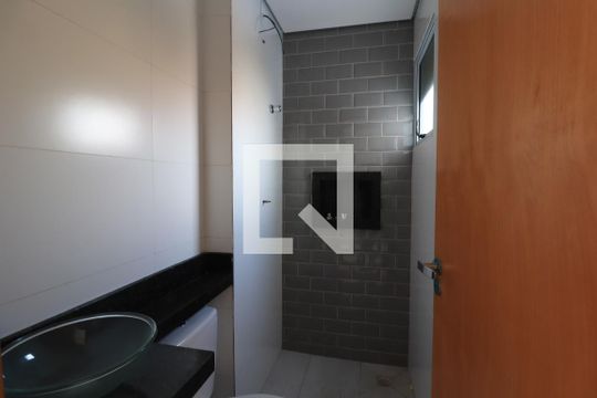 Banheiro de apartamento para alugar com 2 quartos, 39m² em Vila Aricanduva, São Paulo