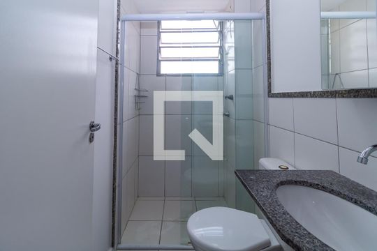 Banheiro da Suíte de apartamento para alugar com 3 quartos, 63m² em Parque da Vila Prudente, São Paulo