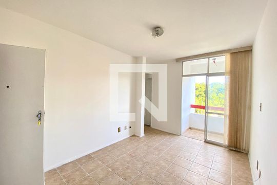 Apartamento para alugar com 1 quarto, 50m² em Candeal, Salvador