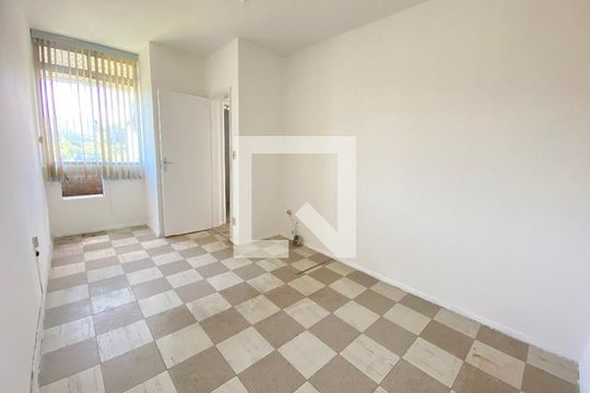 Quarto de apartamento para alugar com 1 quarto, 50m² em Candeal, Salvador