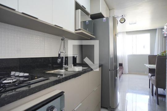 Cozinha de apartamento à venda com 2 quartos, 45m² em Protásio Alves, Porto Alegre