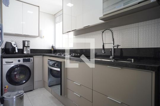 Cozinha de apartamento à venda com 2 quartos, 45m² em Protásio Alves, Porto Alegre