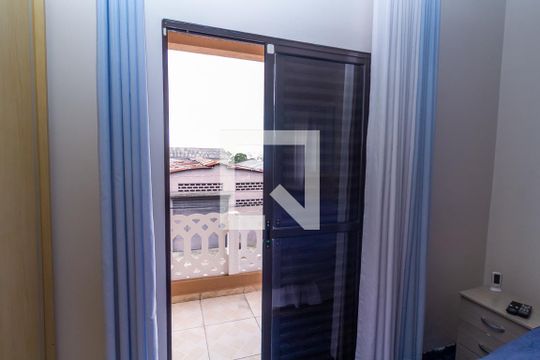 Sacada de casa à venda com 3 quartos, 169m² em Vila Ivg, São Paulo