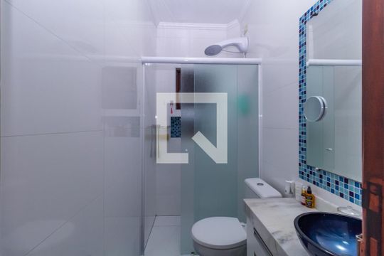 Banheiro da Suíte de casa à venda com 3 quartos, 169m² em Vila Ivg, São Paulo