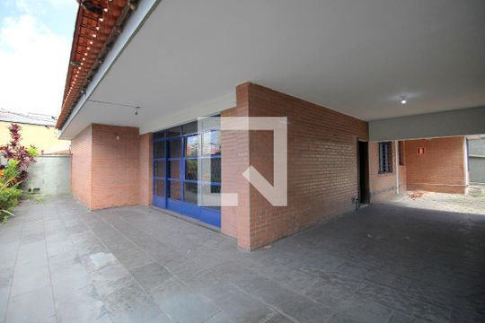 Fachada interna de casa à venda com 4 quartos, 445m² em Santa Efigênia, Belo Horizonte