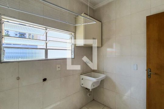 Lavanderia de casa à venda com 3 quartos, 300m² em Chora Menino, São Paulo