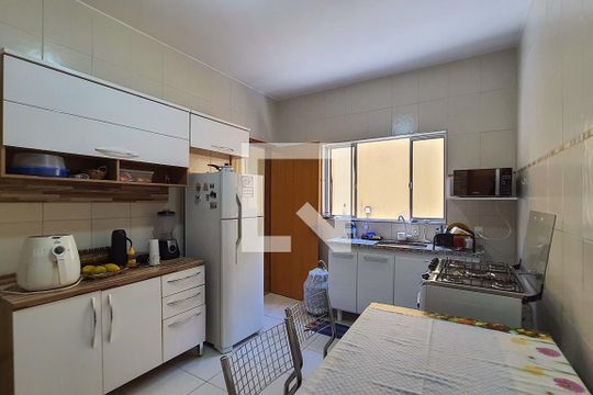 Cozinha de casa à venda com 3 quartos, 300m² em Chora Menino, São Paulo