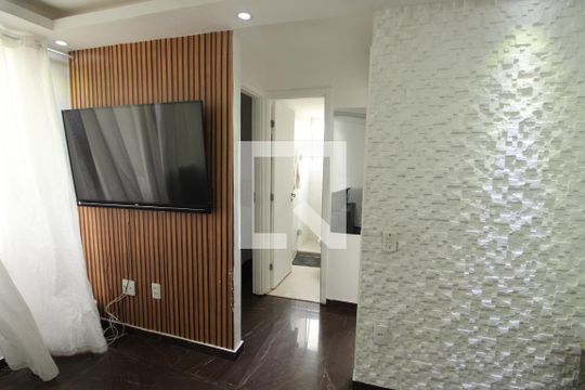 Corredor de apartamento para alugar com 2 quartos, 43m² em Engenheiro Leal, Rio de Janeiro