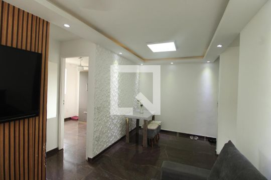 Sala de apartamento para alugar com 2 quartos, 43m² em Engenheiro Leal, Rio de Janeiro