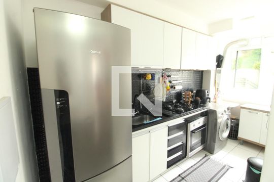 Cozinha de apartamento para alugar com 2 quartos, 43m² em Engenheiro Leal, Rio de Janeiro