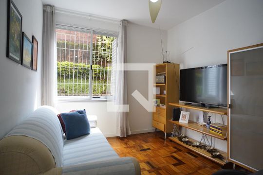 Sala  de apartamento à venda com 1 quarto, 40m² em Petrópolis, Porto Alegre