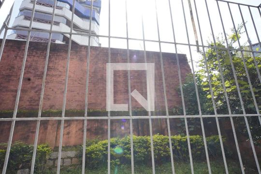 Quarto  de apartamento à venda com 1 quarto, 40m² em Petrópolis, Porto Alegre