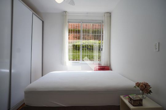 Quarto   de apartamento à venda com 1 quarto, 40m² em Petrópolis, Porto Alegre