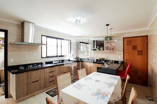 Cozinha de casa à venda com 3 quartos, 203m² em Santa Teresinha, São Paulo