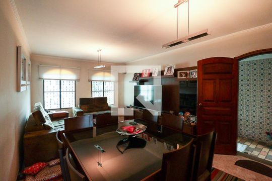 Casa à venda com 3 quartos, 203m² em Santa Teresinha, São Paulo