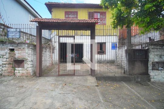 Fachada de casa à venda com 3 quartos, 450m² em Guarani, Novo Hamburgo