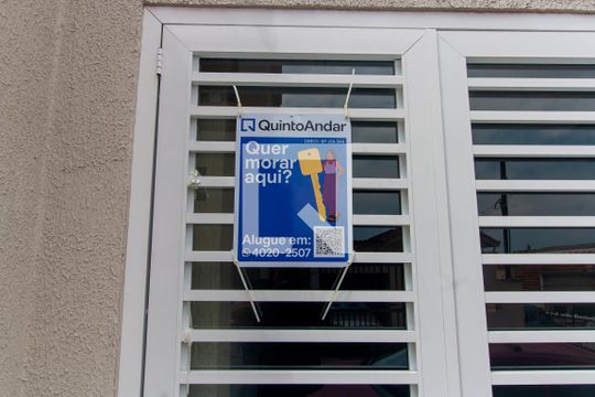 Placa Instalada de apartamento para alugar com 1 quarto, 38m² em Vila Bela, São Paulo