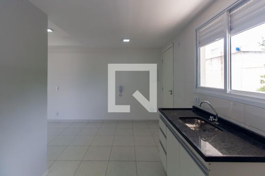 Cozinha de apartamento para alugar com 1 quarto, 38m² em Vila Bela, São Paulo